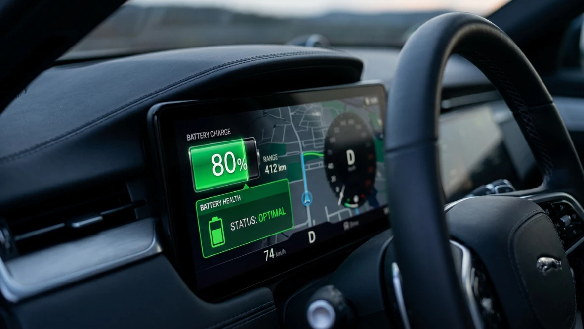 Ladelimit 80 Prozent auf dem Display eines Elektroautos zur optimalen Akkupflege